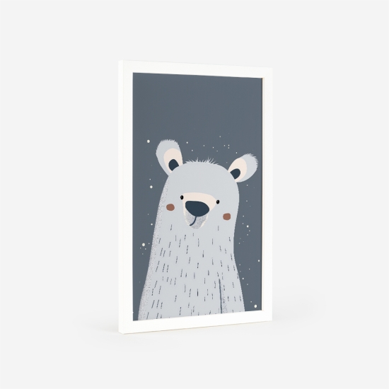 Poster de um urso polar branco adorável, perfeito para decorar o quarto do bebé com um toque aconchegante. 4